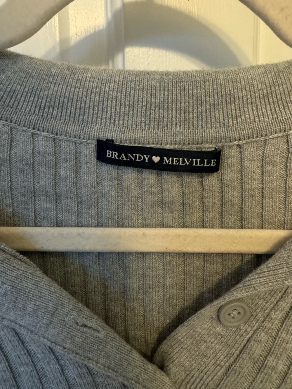 Brandy Melville Light Gray Ribbed Polo Crop Top - Picture 3 of 3